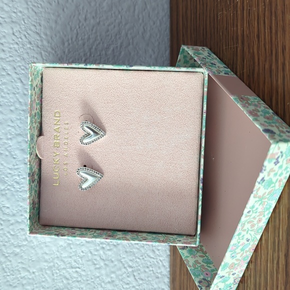 NEW Lucky Brand Crystal Heart Post Earrings - Picture 2 of 6